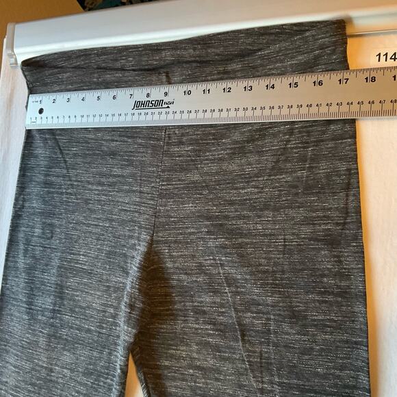 Time & Tru Women’s High Rise Cropped Leggings size XL (16-18), Solid Gray - Picture 2 of 7
